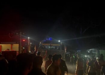 Polri Bergerak Cepat, Water Canon Dikerahkan Padamkan Kebakaran di Jalan Seringgu Merauke