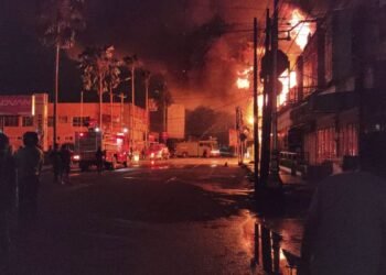 Polresta Cilacap Sigap Amankan Kebakaran Pusat Perbelanjaan, Evakuasi Warga Hingga Pengamanan Aset