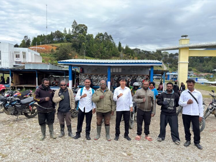 Satuan Reserse Narkoba Polres Lanny Jaya Melaksanakan Penyuluhan penyalah gunaan Narkoba dan minuman keras oplosan jenis cap tikus(CT) di kab. Lanny Jaya