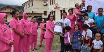 Bhayangkari Cabang Tolikara Berbagi Kepedulian, Dukung Semangat Belajar Anak Personel Polres Tolikara