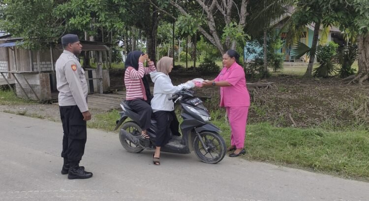 Polsek Bonggo Berbagi Takjil, Wujud Kepedulian dan Toleransi di Bulan Suci Ramadhan