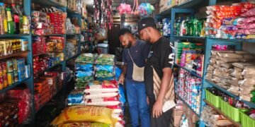 Satgas Saber Polres Mamberamo Tengah Cek Harga Bahan Pokok di Pasar Kobakma, Sejumlah Komoditas Lampaui HET