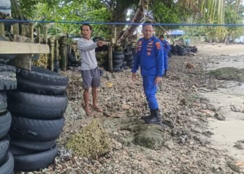 Tanggap Bencana Pesisir, Satpolairud Polres Sarmi Pastikan Keselamatan Warga Armo