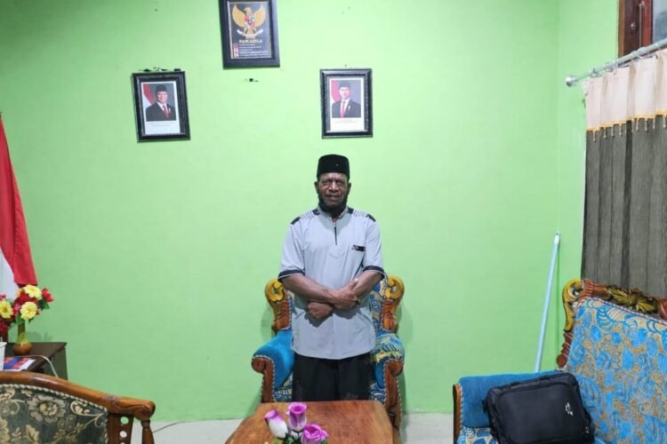 H. Abdul Kahar Yelipele, S.Pdi., M.Pdi. selaku Ketua Umum Masjid Raya Provinsi Papua