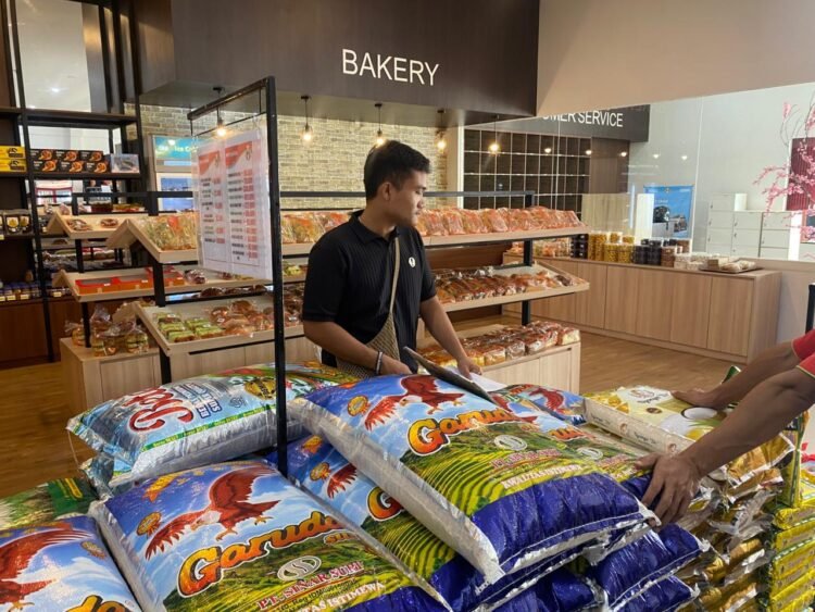 Polres Supiori Lakukan Pengecekan Stok dan Harga Minyak Goreng, Pasokan Dinilai Cukup