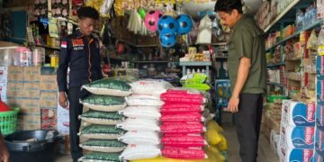 Polres Jayawijaya Pantau Harga Beras di Retail Modern dan Pasar Pootikelek
