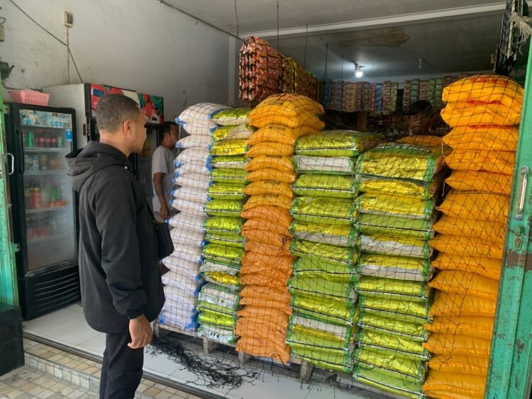 Polres Jayawijaya Pantau Harga Beras di Retail Modern dan Pasar Pootikelek