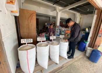 Satgas Pangan Polres Sarmi Lakukan Pengecekan Harga Beras di Kios Sultan, Pastikan Ketersediaan dan Stabilitas Harga