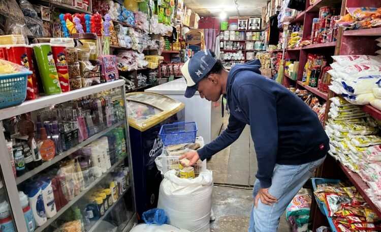 Satgas Pangan Polres Sarmi Lakukan Pengecekan Harga Beras di Kios Sultan, Pastikan Ketersediaan dan Stabilitas Harga