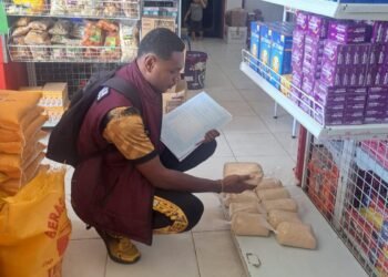 Satgas Pangan Polres Sarmi Lakukan Pengecekan Harga Beras di Kios Sultan, Pastikan Ketersediaan dan Stabilitas Harga