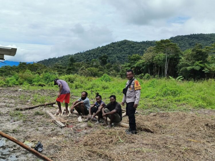 Bhabinkamtibmas Guwage Intensifkan DDS, Ajak Warga Jauhi Narkoba dan Perkuat Kamtibmas