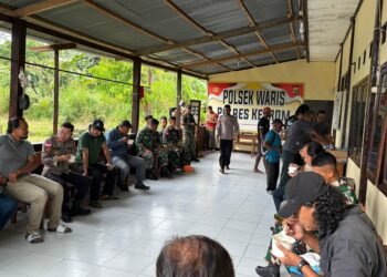 Perkuat Sinergi TNI-Polri Dan Masyarakat, Polsek Waris Gelar Halal Bihalal Dan Musnahkan Miras Hasil Razia