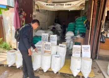 Polres Jayawijaya Lakukan Pengecekan Harga Beras di Retail Modern dan Pasar Tradisional Wamena