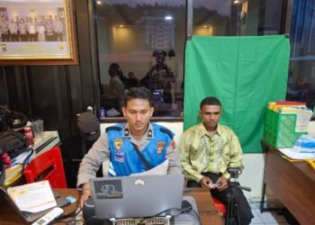 Kapolda Papua Terima Aspirasi Ondofolo Yobeh, Siap Bantu Perbaikan Jembatan dan Dukung Festival Kampung
