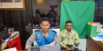 Kapolda Papua Terima Aspirasi Ondofolo Yobeh, Siap Bantu Perbaikan Jembatan dan Dukung Festival Kampung