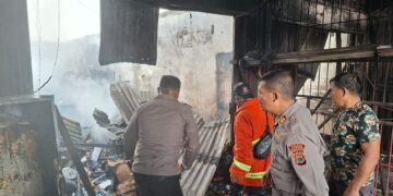 Kebakaran Hanguskan Belasan Ruko di Jalan Irian–Trikora Wamena, Polisi Bergerak Cepat Lakukan Penanganan