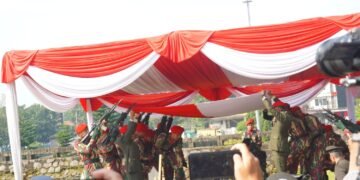 Tangis Haru Iringi Pemakaman Mayor Zulmi, Prajurit Berprestasi TNI