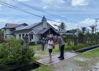 Ibadah Minggu Paskah di Waropen Berlangsung Khidmat, Kapolres Waropen Pastikan Keamanan dan Kelancaran