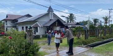 Ibadah Minggu Paskah di Waropen Berlangsung Khidmat, Kapolres Waropen Pastikan Keamanan dan Kelancaran