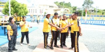 Jelang Peresmian, Personel Polda Papua Bersihkan dan Geladi Gedung Gereja Terang Bhara Daksa
