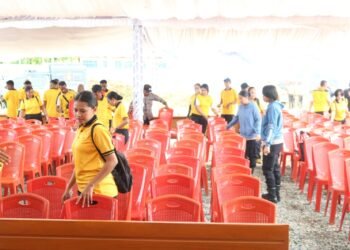 Persiapan Peresmian Gereja Terang Bhara Daksa, Personel Polda Papua Gelar Kurve Bersama dan Gladi