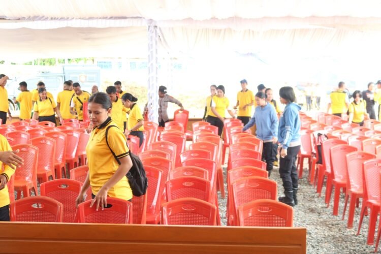 Persiapan Peresmian Gereja Terang Bhara Daksa, Personel Polda Papua Gelar Kurve Bersama dan Gladi