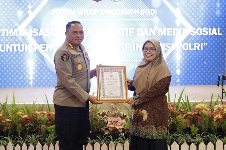 Bid Humas Polda Papua Tutup Pelatihan Peningkatan Kemampuan Operator Humas dan PPID Semester I Tahun 2026