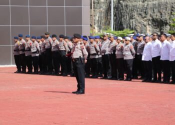 Wakapolda Papua Tekankan Disiplin dan Peningkatan Kinerja Saat Apel Pagi Personel Polda Papua