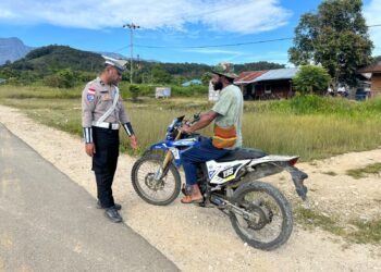 Sat Lantas Mamberamo Tengah Gelar Strong Point Pagi, Utamakan Teguran Humanis bagi Pelanggar