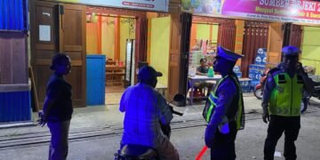 Patroli Blue Light Malam Minggu, Satlantas Polres Waropen Perkuat Keamanan dan Ketertiban Lalu Lintas