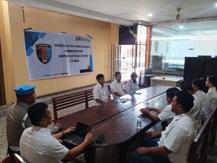 Propam Polda Papua Laksanakan Pemeriksaan Senjata Api dan Sosialisasi Pembinaan PNPP di Lingkungan Polda Papua