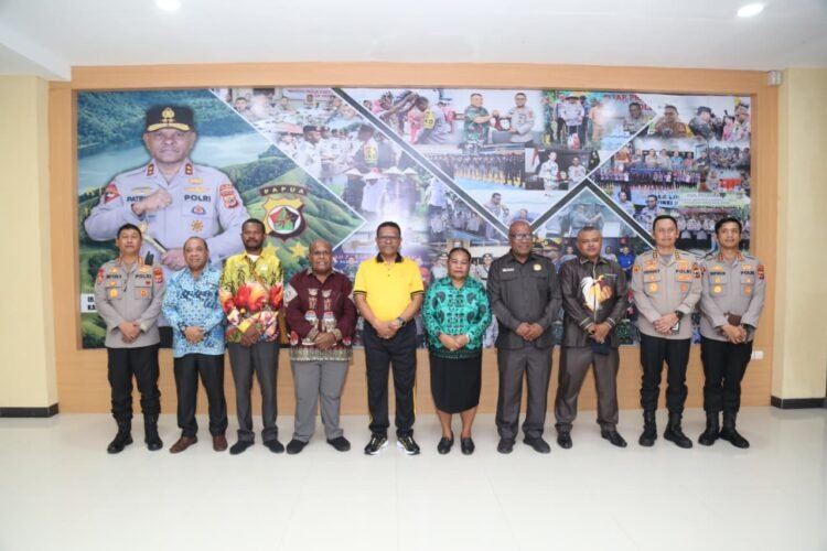 Kapolda Papua dan MRP Bahas Afirmasi OAP 2026, Dorong Rekrutmen Polri yang Transparan dan Berkeadilan