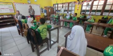 Hapus term: Satlantas Polres Jayapura Tanamkan Disiplin Berlalu Lintas Sejak Dini Lewat Program Polsanak di Sentani Satlantas Polres Jayapura Tanamkan Disiplin Berlalu Lintas Sejak Dini Lewat Program Polsanak di Sentani
