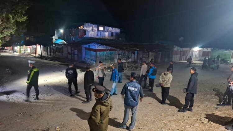Patroli Malam Polres Tolikara Hadirkan Rasa Aman, Kota Karubaga Tetap Kondusif