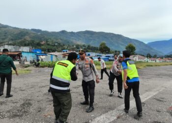 Senyum, Sapa, Salam: Regu Siaga I Polres Tolikara Hadir Jaga Kamtibmas di Kota Karubaga