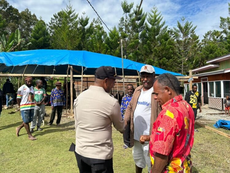 Kapolsek Kelila Hadir di Rumah Duka, Wujud Kepedulian dan Empati untuk Warga 