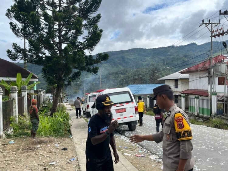 Pendekatan Humanis Sat Binmas Polres Tolikara Hadirkan Rasa Aman di Tengah Masyarakat 