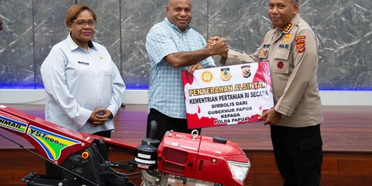Polda Papua Terima Bantuan Alsintan dari Gubernur Papua untuk Perkuat Ketahanan Pangan