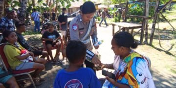 Hadir di Tengah Duka, Polres Biak Numfor Berikan Trauma Healing bagi Warga Terdampak Ledakan Kompleks Ikan Biak