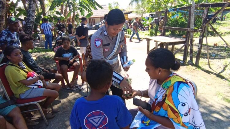Hadir di Tengah Duka, Polres Biak Numfor Berikan Trauma Healing bagi Warga Terdampak Ledakan Kompleks Ikan Biak