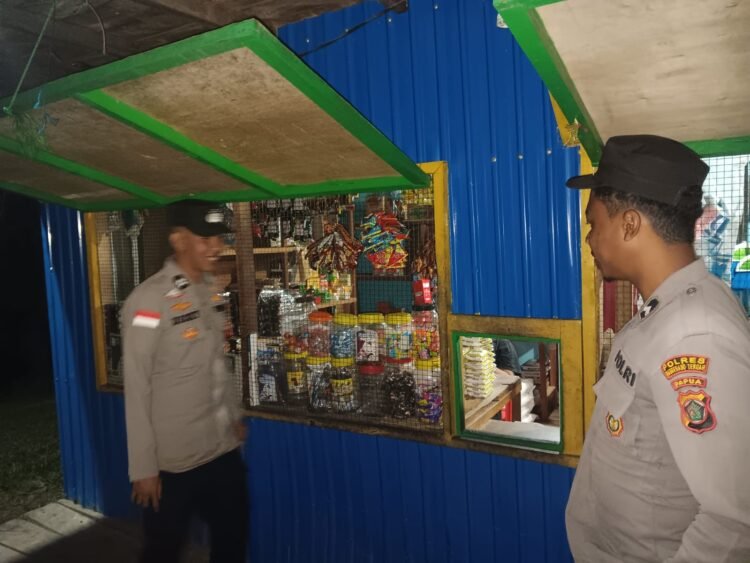 Menyapa Warga di Malam Hari, Personel Polsek Kelila Perkuat Kehadiran Polri di Tengah Masyarakat 