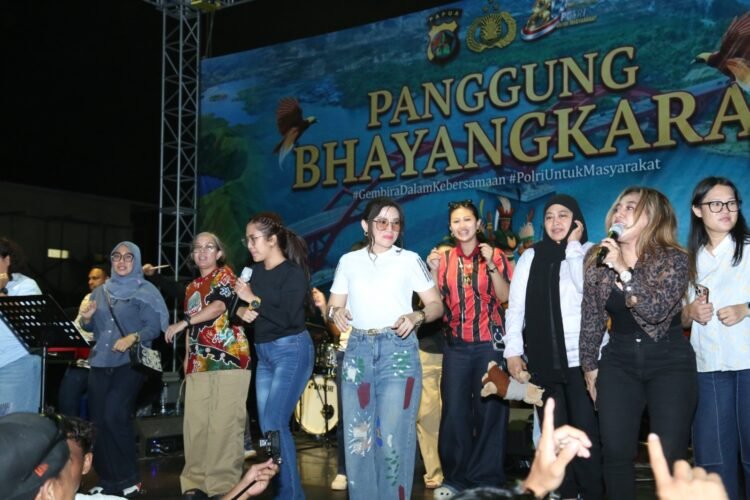Panggung Prajurit Bhayangkara Meriahkan Hari Bhayangkara Ke-80, Perkuat Kebersamaan Keluarga Besar Polda Papua