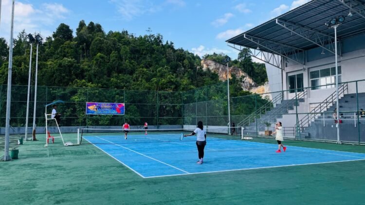 Semarak Hut Bhayangkara Ke-80, Persaingan Menuju Semifinal Turnamen Tenis Kapolda Papua Cup 2026 Semakin Ketat