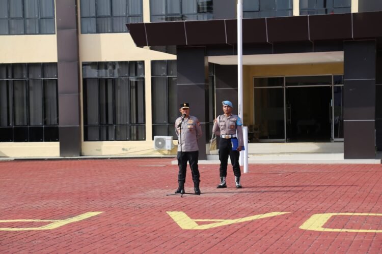 Wakapolda Papua Pimpin Apel Pagi dan Tekankan Disiplin, Kesehatan, serta Dukungan terhadap Kebijakan Institusi