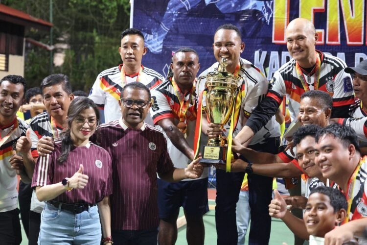 Kapolda Papua Tutup Turnamen Tenis Kapolda Papua Cup 2026, Perkuat Sportivitas dan Kebersamaan dalam Semangat Hari Bhayangkara ke-80