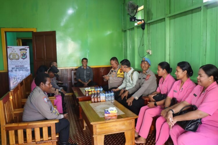 Jelang HUT Bhayangkara ke-80, Polres Asmat Pererat Silaturahmi dengan Purnawirawan dan Warakawuri