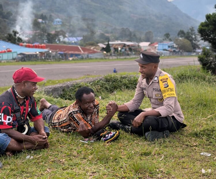 Bhabinkamtibmas Hadir di Tengah Masyarakat, Pererat Kedekatan Melalui Patroli Dialogis Humanis