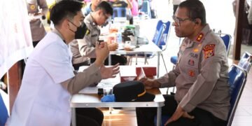 ‎Hari Bhayangkara ke-80, Polda Papua Layani Ratusan Warga melalui Bakti Kesehatan dan Bantuan Sosial