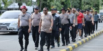 ‎Kapolda Papua Pimpin Jalan Santai, Tekankan Pentingnya Kebugaran untuk Mendukung Tugas Kepolisian