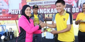 ‎Menyambut Hari Bhayangkara ke-80, Polres Keerom Gelar Jalan Santai dan Panggung Hiburan Bersama Masyarakat